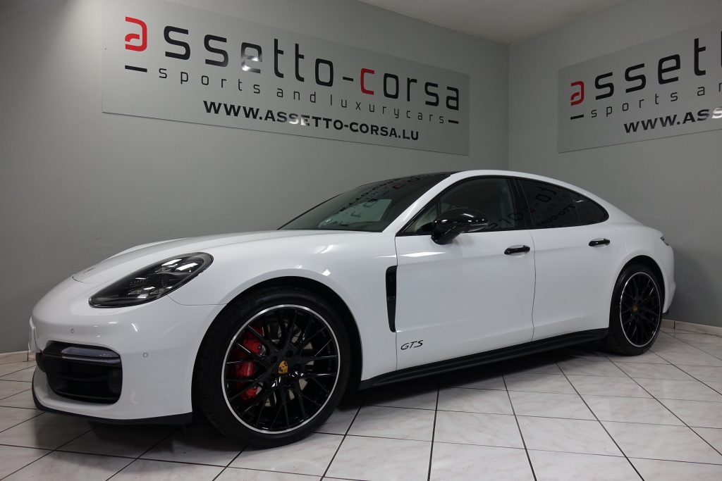 Porsche panamera assetto corsa