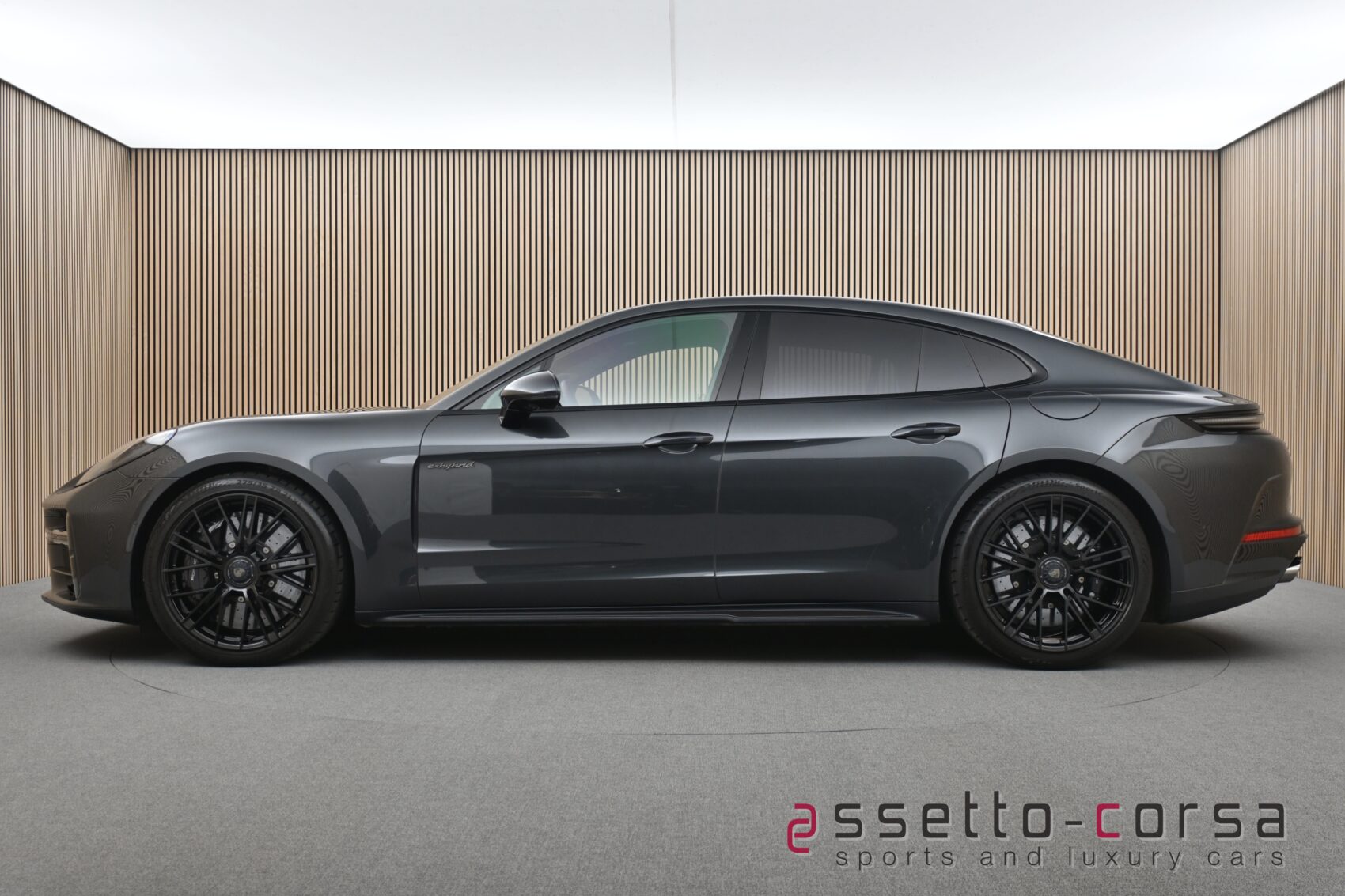 PORSCHE - PANAMERA TURBO S E-HYBRID