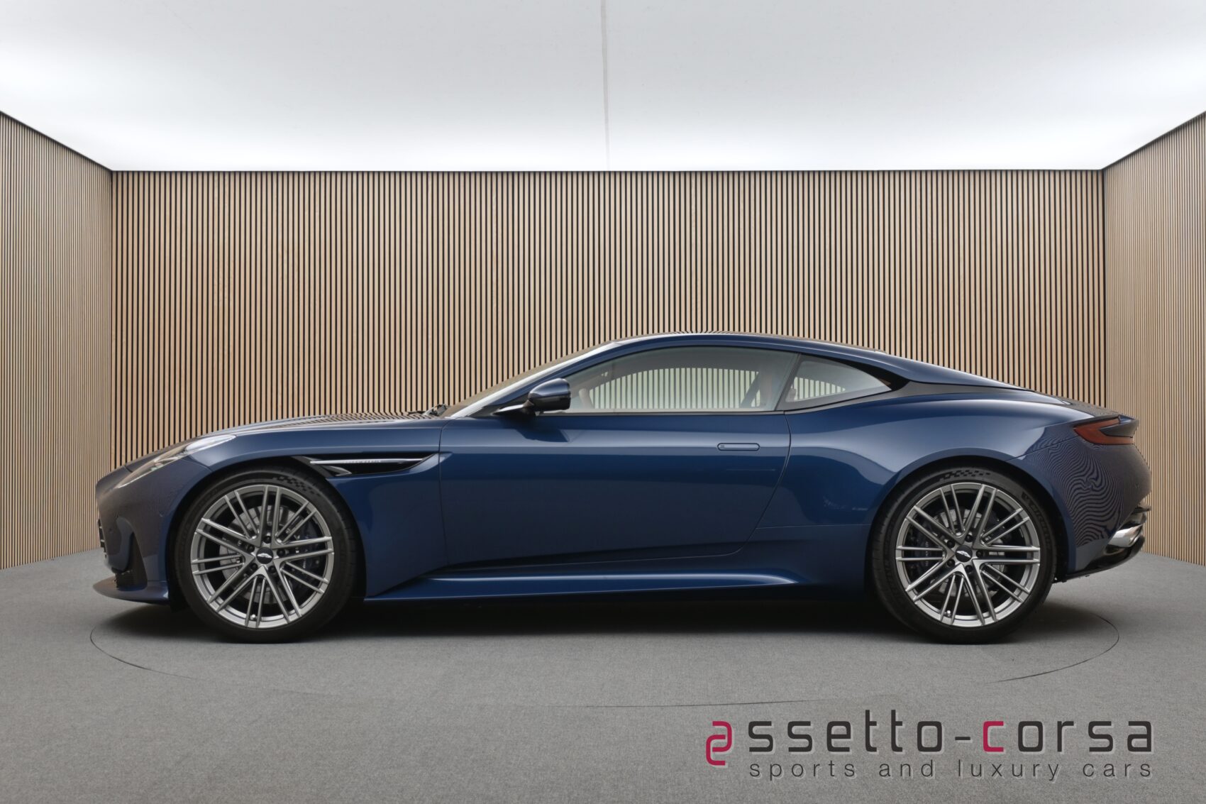 ASTON MARTIN - DB12 COUPE