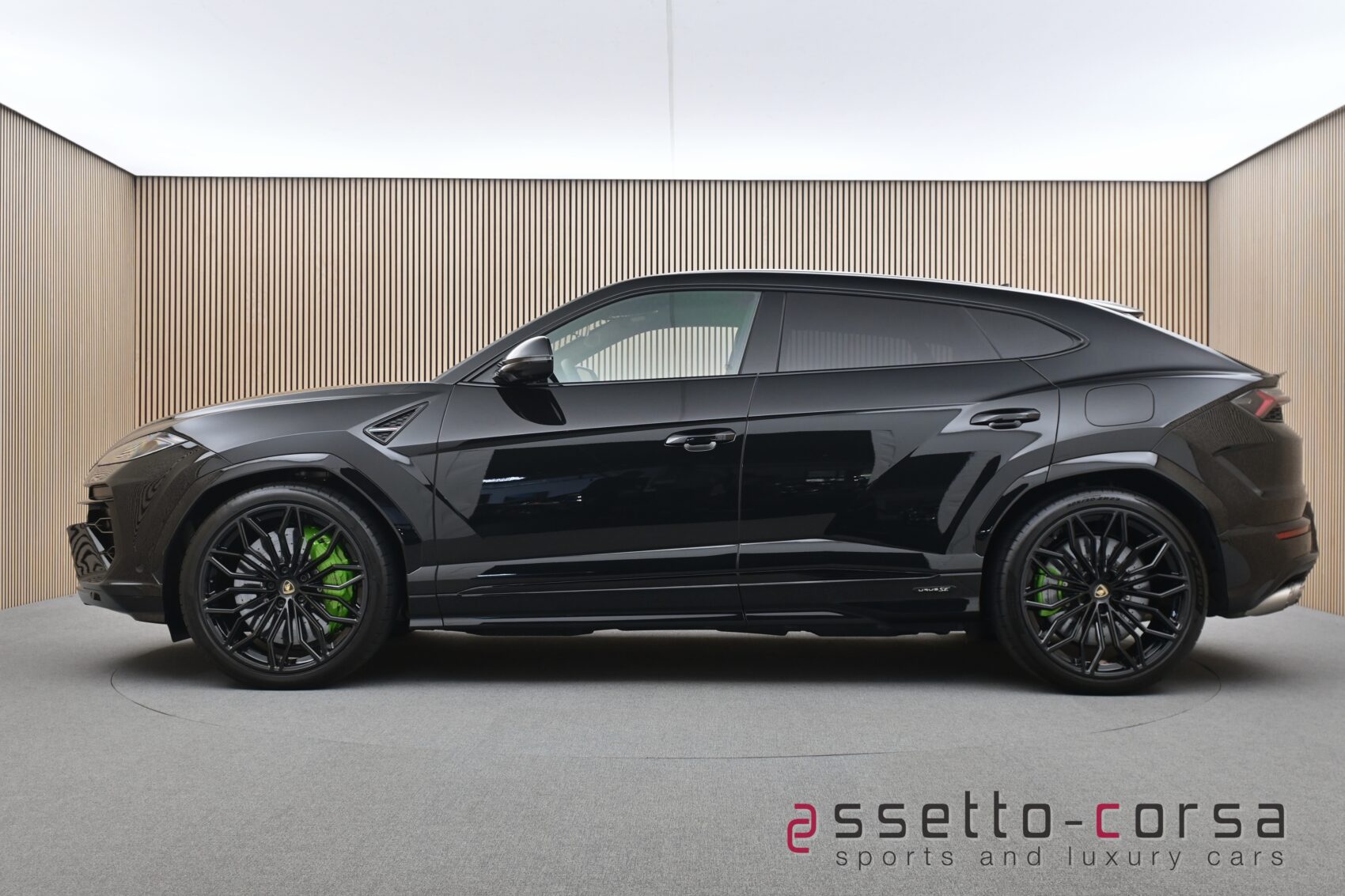 LAMBORGHINI - URUS SE